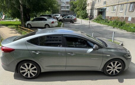 Hyundai Elantra VI рестайлинг, 2017 год, 900 000 рублей, 5 фотография