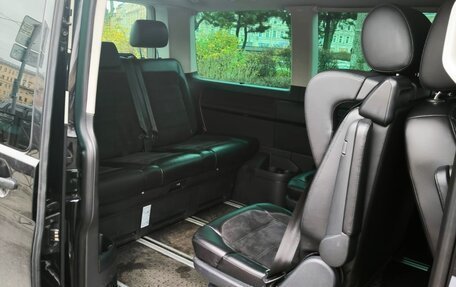 Volkswagen Multivan T6 рестайлинг, 2018 год, 3 700 000 рублей, 12 фотография