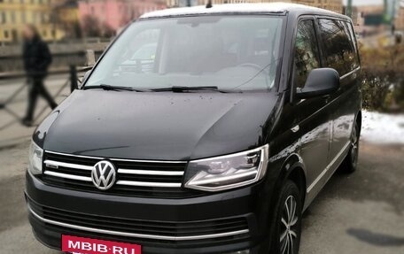Volkswagen Multivan T6 рестайлинг, 2018 год, 3 700 000 рублей, 2 фотография