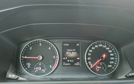 Volkswagen Multivan T6 рестайлинг, 2018 год, 3 700 000 рублей, 18 фотография