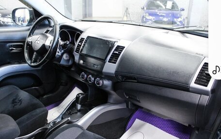 Mitsubishi Outlander III рестайлинг 3, 2011 год, 10 фотография