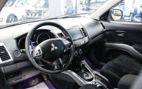 Mitsubishi Outlander III рестайлинг 3, 2011 год, 13 фотография
