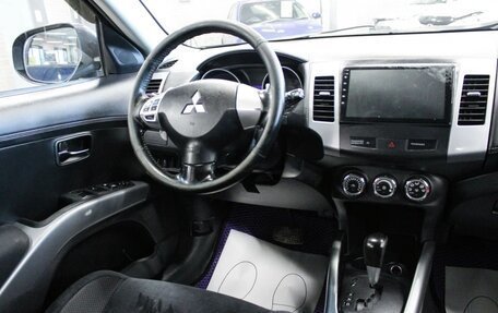 Mitsubishi Outlander III рестайлинг 3, 2011 год, 12 фотография