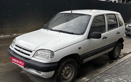 Chevrolet Niva I рестайлинг, 2003 год, 219 000 рублей, 1 фотография