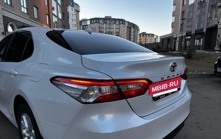 Toyota Camry, 2018 год, 2 420 000 рублей, 5 фотография