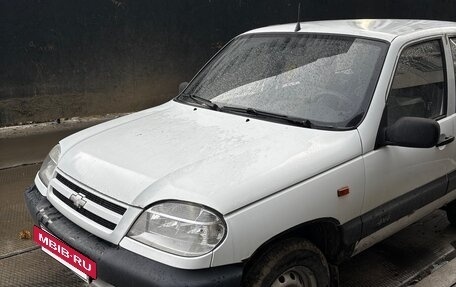 Chevrolet Niva I рестайлинг, 2003 год, 219 000 рублей, 2 фотография