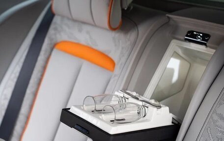 Rolls-Royce Cullinan, 2025 год, 83 000 000 рублей, 14 фотография