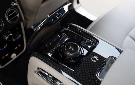 Rolls-Royce Cullinan, 2025 год, 83 000 000 рублей, 13 фотография