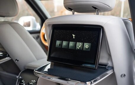 Rolls-Royce Cullinan, 2025 год, 83 000 000 рублей, 19 фотография