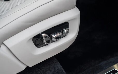 Rolls-Royce Cullinan, 2025 год, 83 000 000 рублей, 20 фотография