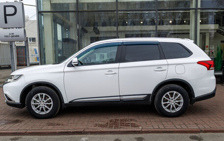 Mitsubishi Outlander III рестайлинг 3, 2016 год, 1 803 000 рублей, 2 фотография