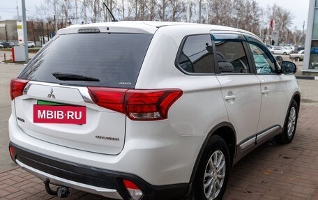 Mitsubishi Outlander III рестайлинг 3, 2016 год, 1 803 000 рублей, 5 фотография