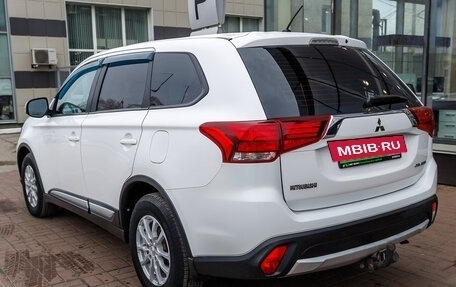 Mitsubishi Outlander III рестайлинг 3, 2016 год, 1 803 000 рублей, 3 фотография