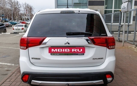 Mitsubishi Outlander III рестайлинг 3, 2016 год, 1 803 000 рублей, 4 фотография