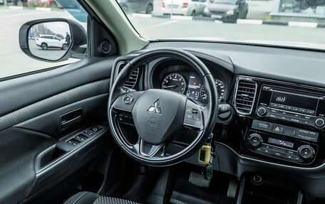 Mitsubishi Outlander III рестайлинг 3, 2016 год, 1 803 000 рублей, 10 фотография