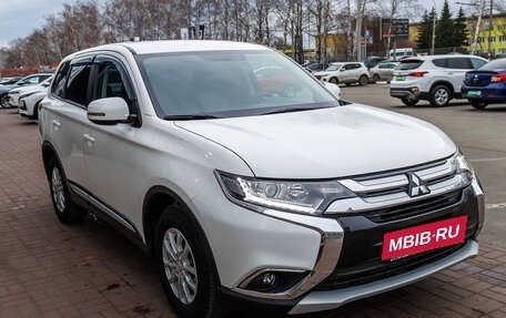 Mitsubishi Outlander III рестайлинг 3, 2016 год, 1 803 000 рублей, 7 фотография