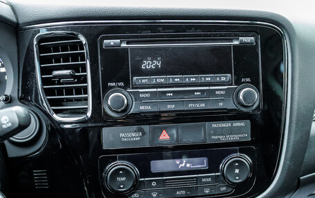 Mitsubishi Outlander III рестайлинг 3, 2016 год, 1 803 000 рублей, 24 фотография