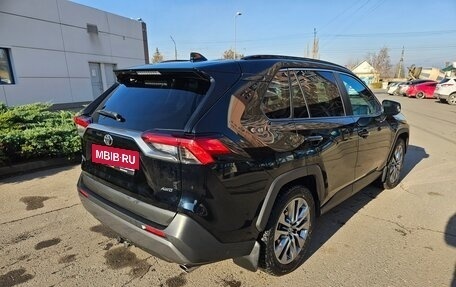 Toyota RAV4, 2021 год, 4 200 000 рублей, 3 фотография