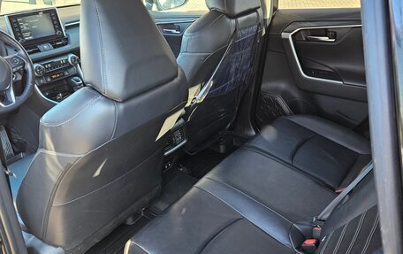 Toyota RAV4, 2021 год, 4 200 000 рублей, 9 фотография