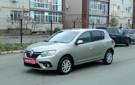 Renault Sandero II рестайлинг, 2018 год, 899 000 рублей, 1 фотография