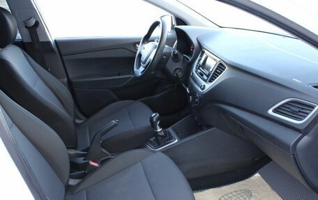 Hyundai Solaris II рестайлинг, 2017 год, 1 065 000 рублей, 11 фотография