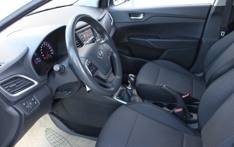 Hyundai Solaris II рестайлинг, 2017 год, 1 065 000 рублей, 13 фотография