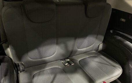 KIA Carens III (RP), 2011 год, 592 000 рублей, 16 фотография