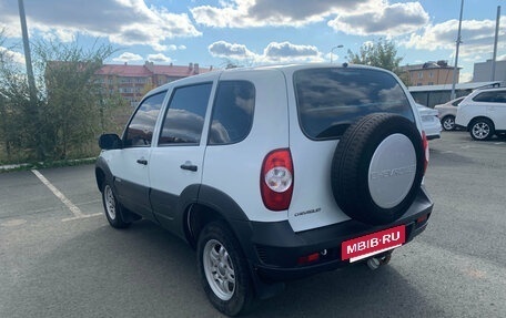 Chevrolet Niva I рестайлинг, 2016 год, 535 000 рублей, 8 фотография