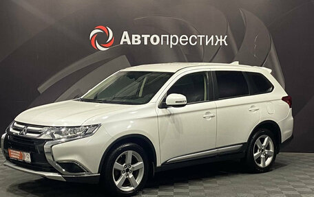 Mitsubishi Outlander III рестайлинг 3, 2018 год, 1 885 000 рублей, 2 фотография