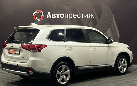 Mitsubishi Outlander III рестайлинг 3, 2018 год, 1 885 000 рублей, 7 фотография