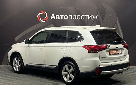 Mitsubishi Outlander III рестайлинг 3, 2018 год, 1 885 000 рублей, 9 фотография