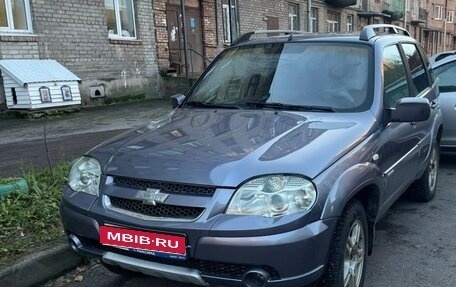 Chevrolet Niva I рестайлинг, 2010 год, 550 000 рублей, 1 фотография