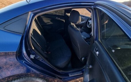 Hyundai Solaris II рестайлинг, 2015 год, 850 000 рублей, 3 фотография