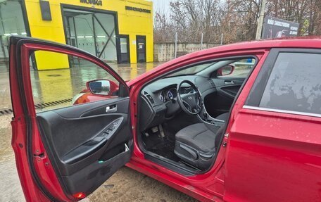 Hyundai Sonata VI, 2010 год, 810 000 рублей, 5 фотография