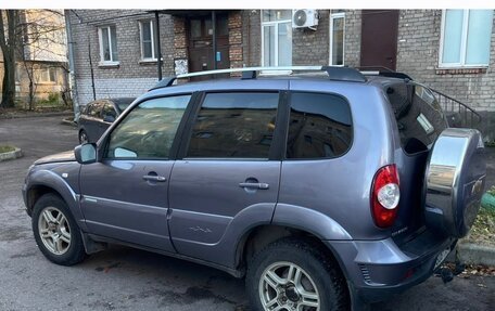 Chevrolet Niva I рестайлинг, 2010 год, 550 000 рублей, 4 фотография