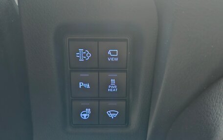 Toyota Land Cruiser Prado 150 рестайлинг 2, 2020 год, 3 749 000 рублей, 10 фотография