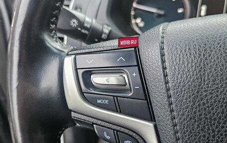 Toyota Land Cruiser Prado 150 рестайлинг 2, 2020 год, 3 749 000 рублей, 13 фотография