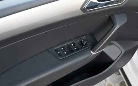 Volkswagen Touran III, 2022 год, 1 590 013 рублей, 12 фотография