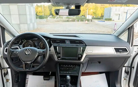 Volkswagen Touran III, 2022 год, 1 590 013 рублей, 16 фотография