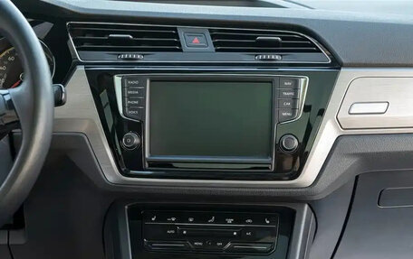 Volkswagen Touran III, 2022 год, 1 590 013 рублей, 18 фотография