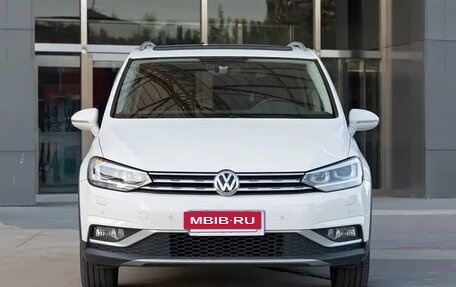 Volkswagen Touran III, 2022 год, 1 590 013 рублей, 4 фотография