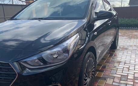 Hyundai Solaris II рестайлинг, 2018 год, 1 300 000 рублей, 4 фотография