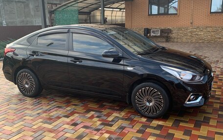 Hyundai Solaris II рестайлинг, 2018 год, 1 300 000 рублей, 7 фотография