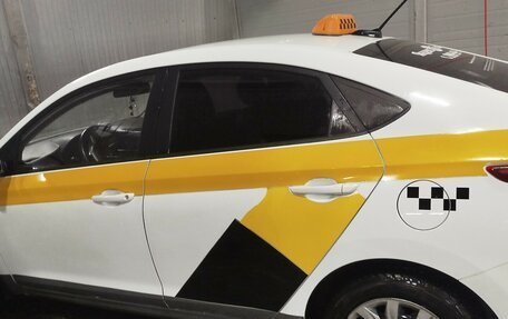 Hyundai Solaris II рестайлинг, 2019 год, 880 000 рублей, 9 фотография