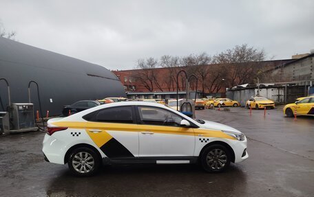 Hyundai Solaris II рестайлинг, 2019 год, 880 000 рублей, 8 фотография