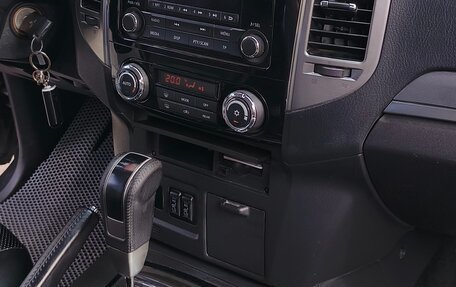 Mitsubishi Pajero IV, 2014 год, 2 500 000 рублей, 15 фотография