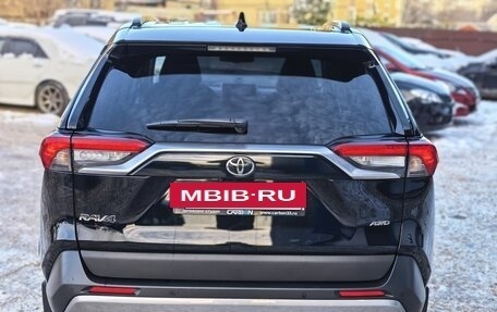 Toyota RAV4, 2021 год, 3 450 000 рублей, 5 фотография