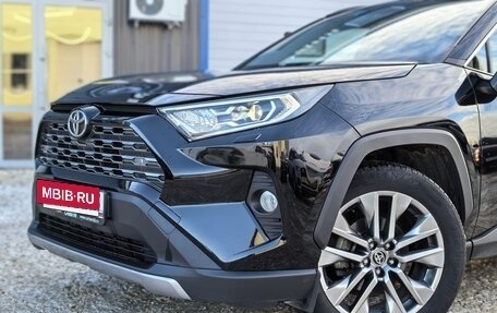 Toyota RAV4, 2021 год, 3 450 000 рублей, 21 фотография