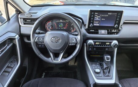 Toyota RAV4, 2021 год, 3 450 000 рублей, 28 фотография