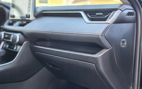 Toyota RAV4, 2021 год, 3 450 000 рублей, 27 фотография